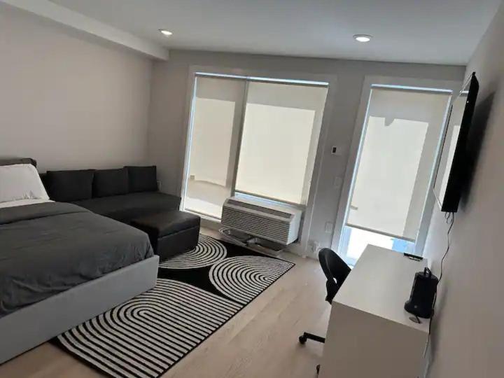 Luxury Stay For Nyc Visit Jersey City 7 Min Walk Nyc Train Station Экстерьер фото