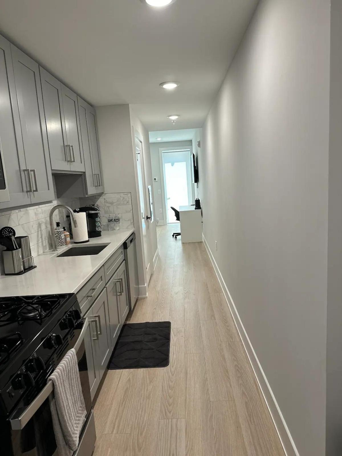 Luxury Stay For Nyc Visit Jersey City 7 Min Walk Nyc Train Station Экстерьер фото