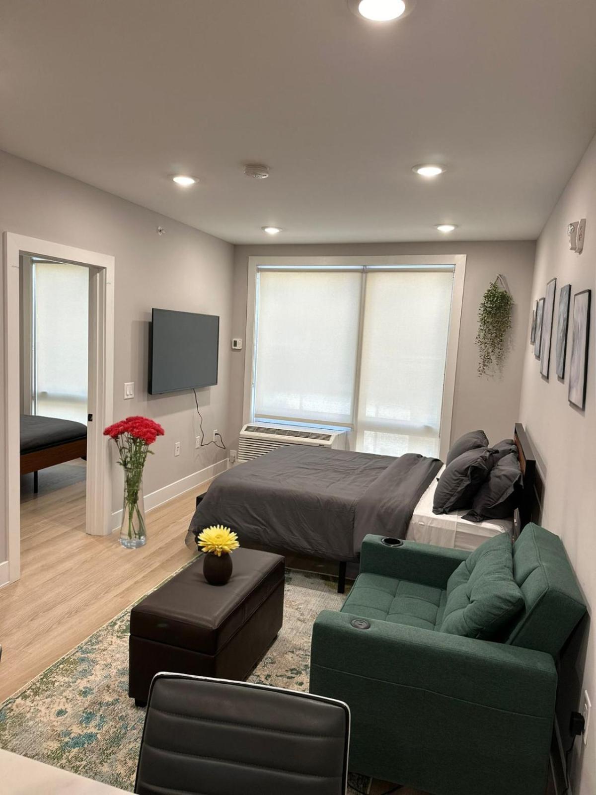 Luxury Stay For Nyc Visit Jersey City 7 Min Walk Nyc Train Station Экстерьер фото
